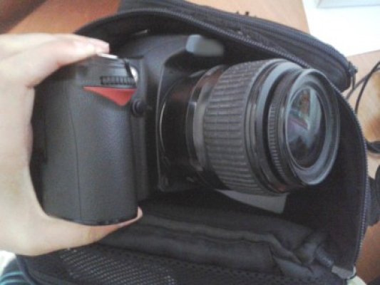 A furat o geantă cu un aparat foto din hotelul lui Bosânceanu